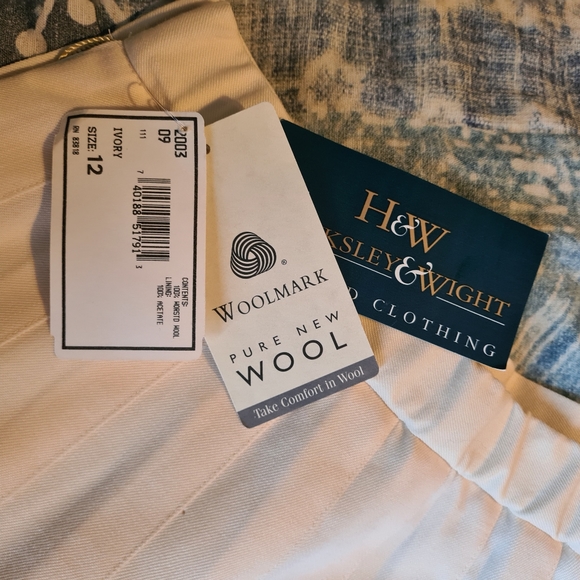 Cream Color Hawksley & Wight Woolmark Pleated Classic Skirt. Size 10-12 - Picture 5 of 11